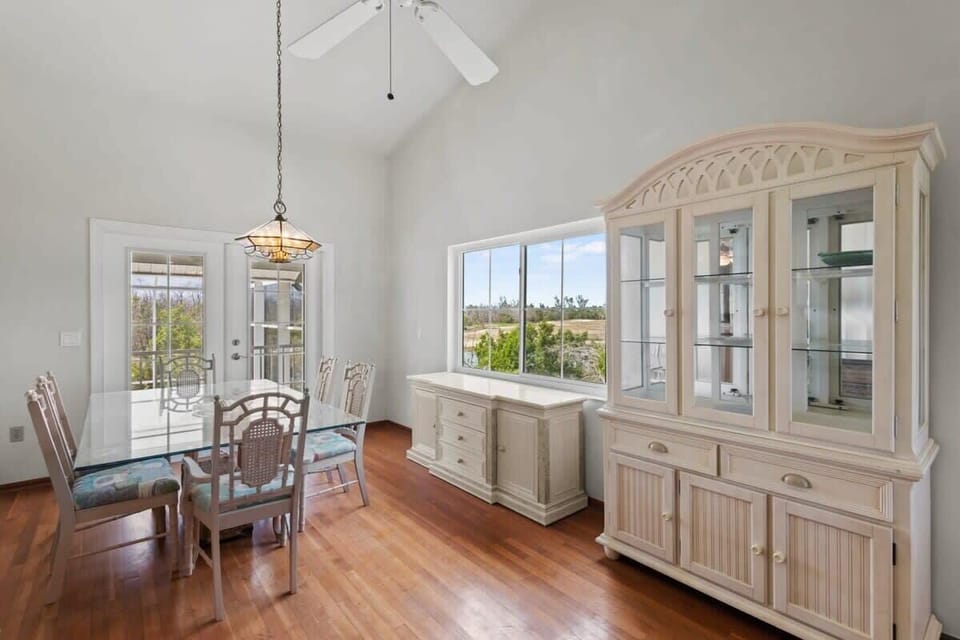 Second dining area with seating for six
