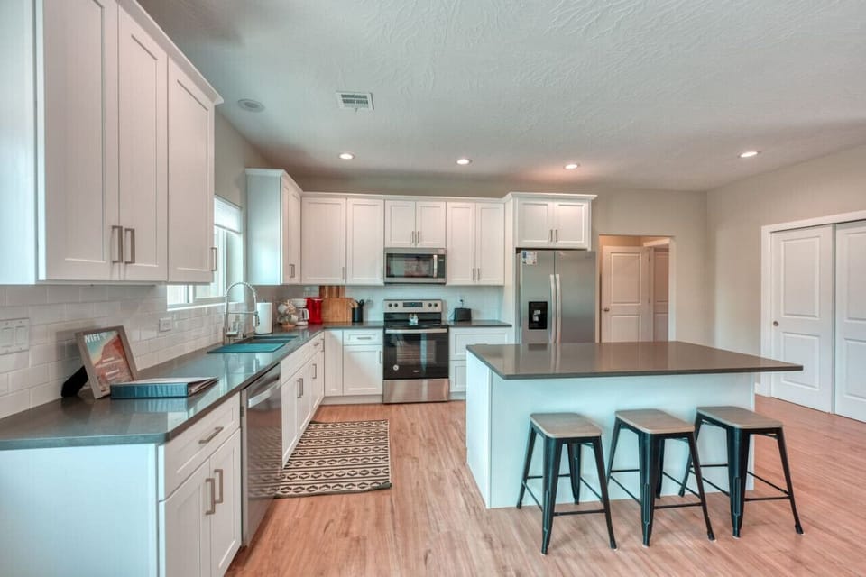 Spacious, open concept kitchen
