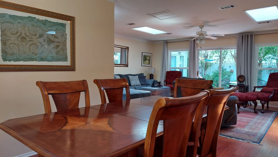 Dinning room.