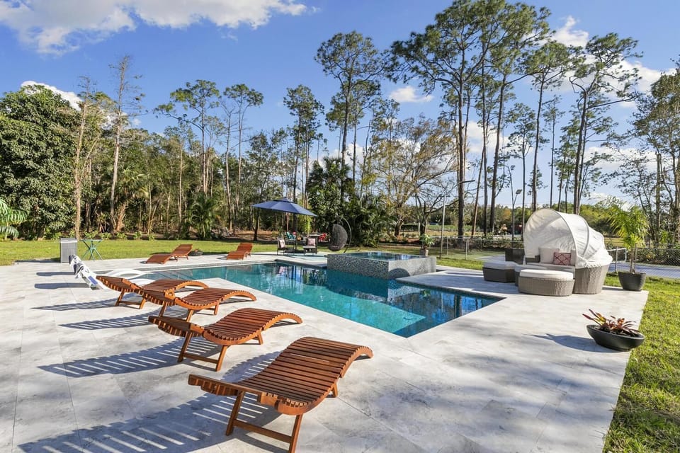 Luxury Heated Saltwater Pool 