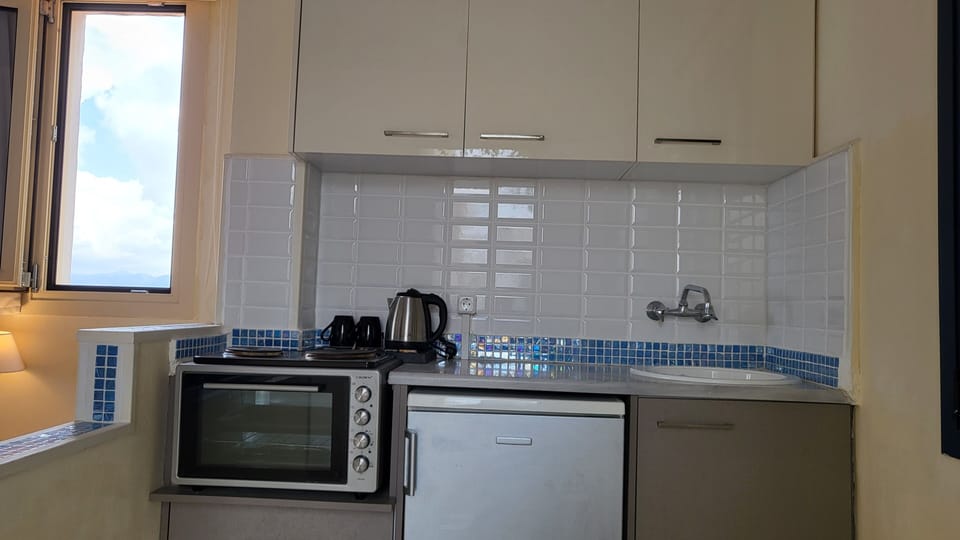 Apartment, 1 Bedroom, Balcony, Garden View | Interior