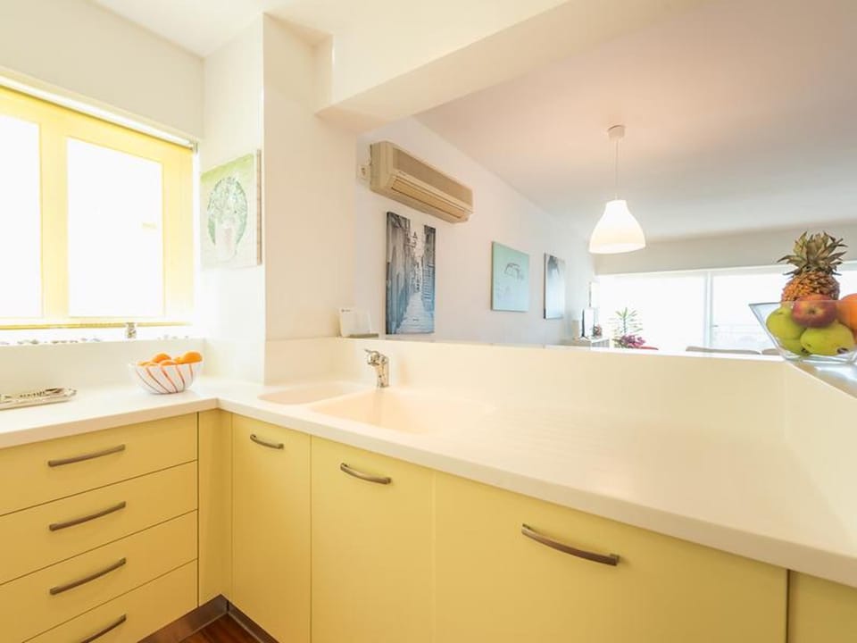 Apartment, 2 Bedrooms, Balcony, Ocean View | Interior