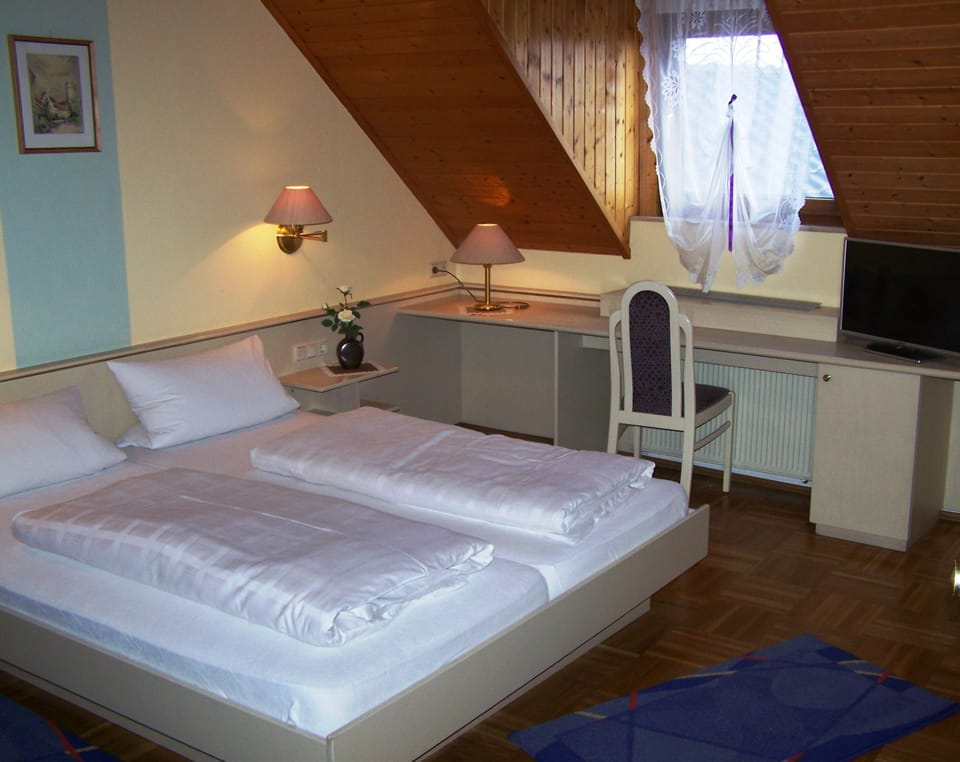 Double Room | Living area | Flat-screen TV