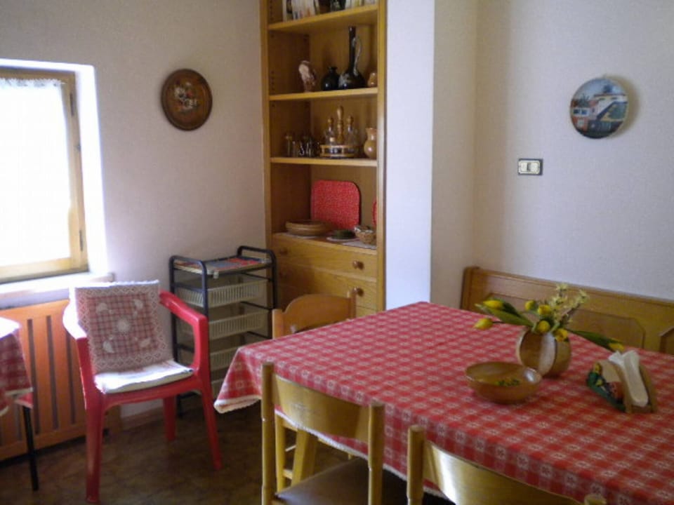 Apartment, 2 Bedrooms, Smoking, Balcony | Dining room
