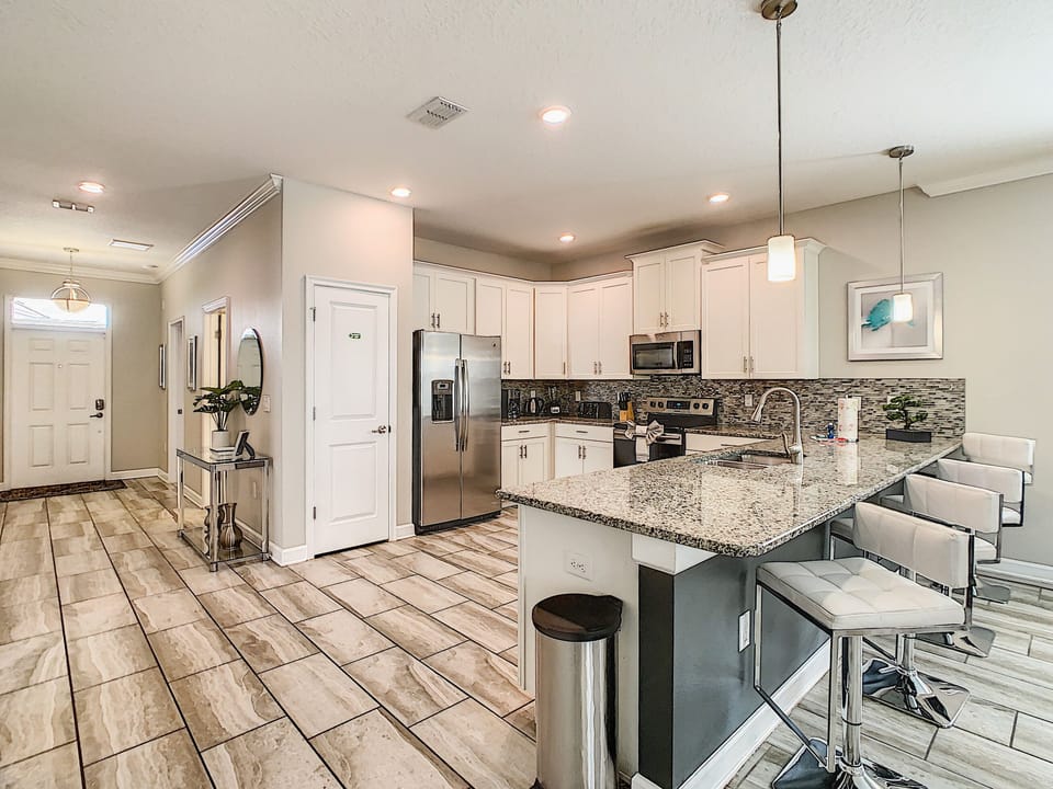 Full Modern Kitchen