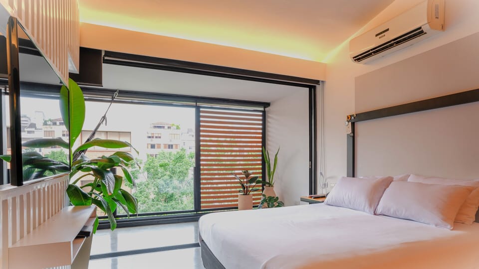 Deluxe Studio Suite, 1 Bedroom, City View | View from room
