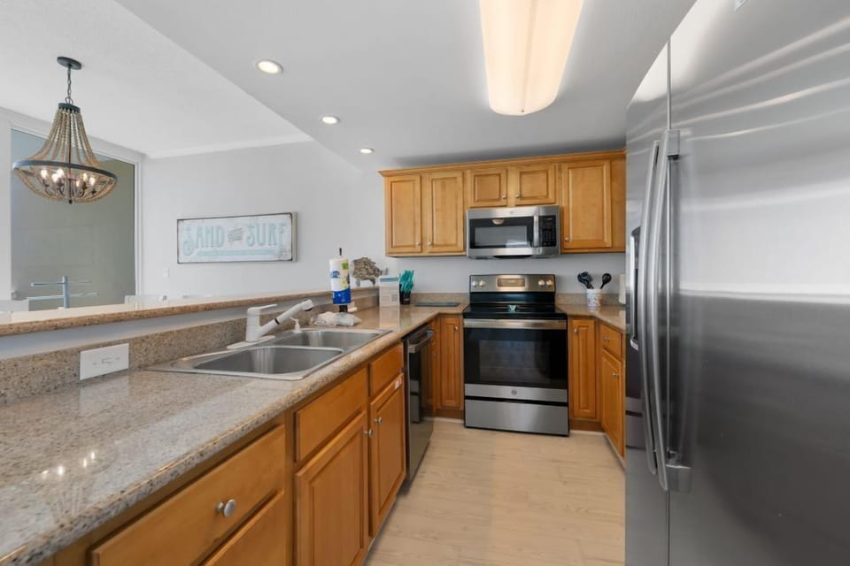 Sanibel 907 Spacious Fully Equipped Kitchen