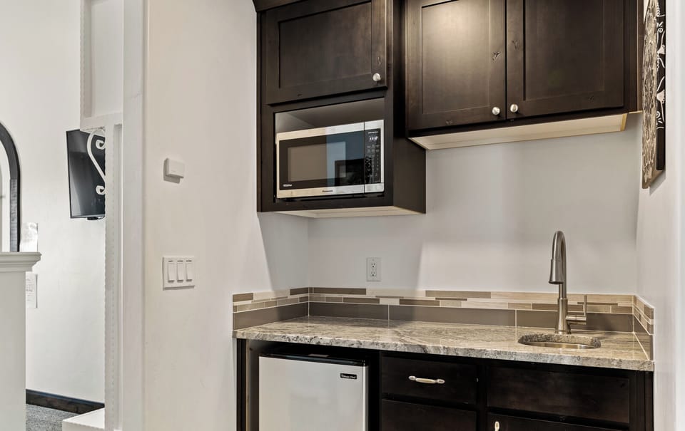 Kitchenette in Casita 