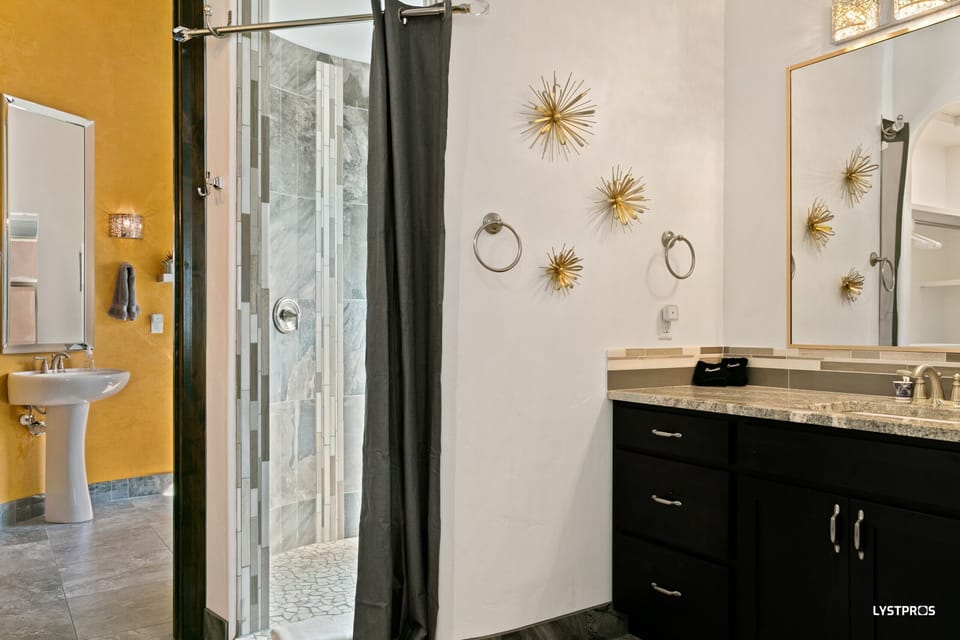 Casita bathroom