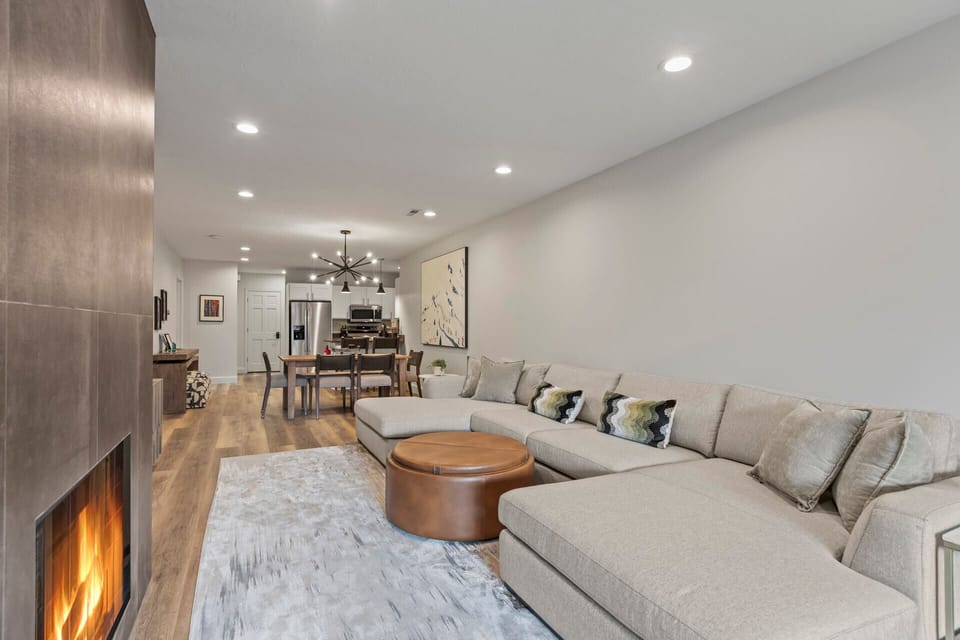 Prospector Lodge 536: Large living room