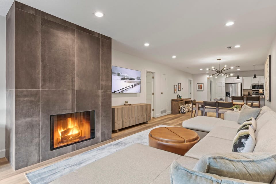 Prospector Lodge 536: Large living room