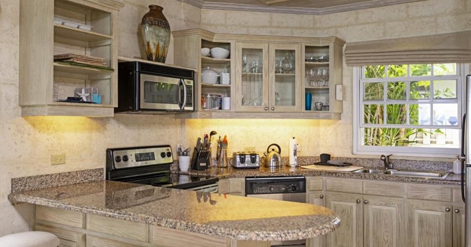 Villa, 3 Bedrooms | Private kitchen | Oven, coffee/tea maker, electric kettle, toaster