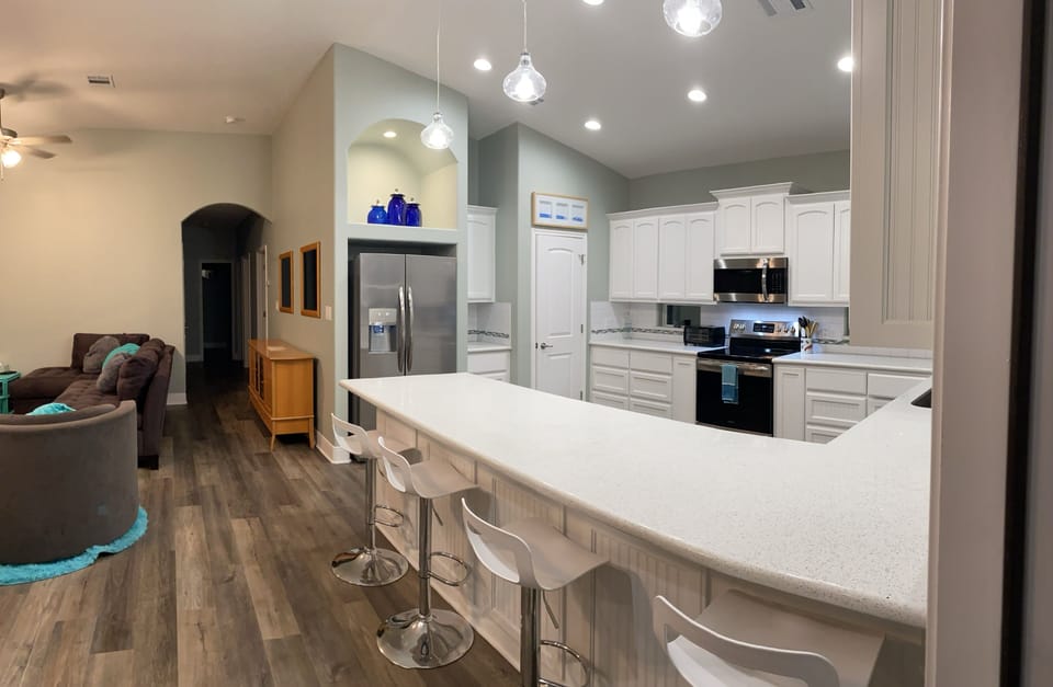 Kitchen Breakfast Bar