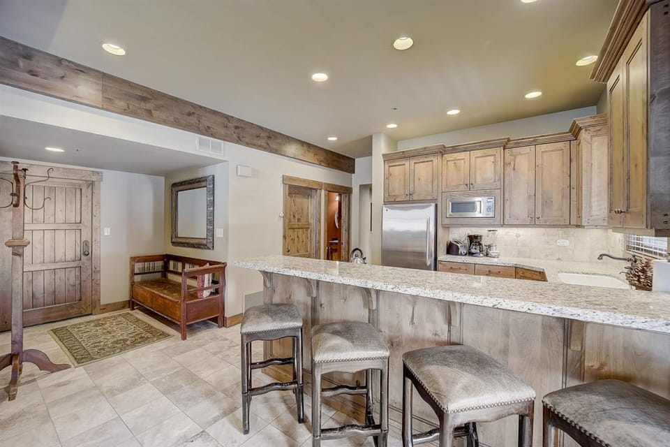 Breakfast bar.