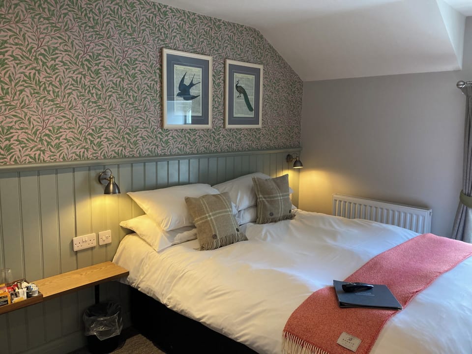 Comfort Double Room | Iron/ironing board, free WiFi, bed sheets