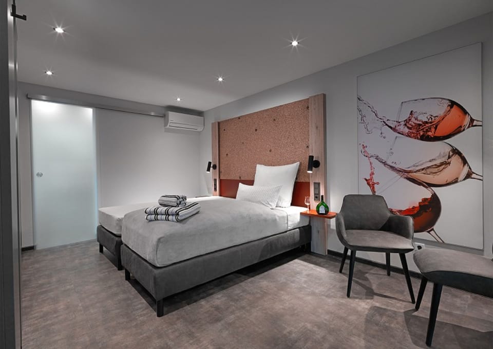 Double Room | Free WiFi, bed sheets