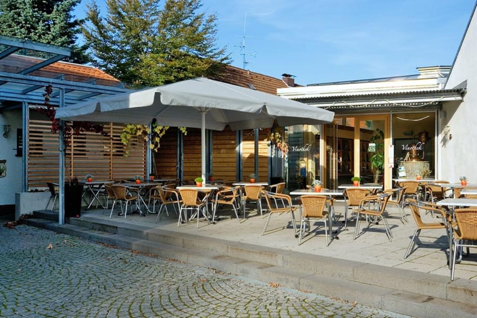 WeinMotel Simon 1 a Bed and Breakfast in Bavaria