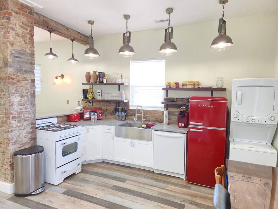 Kitchen - Industrial Lighting, retro Appliances