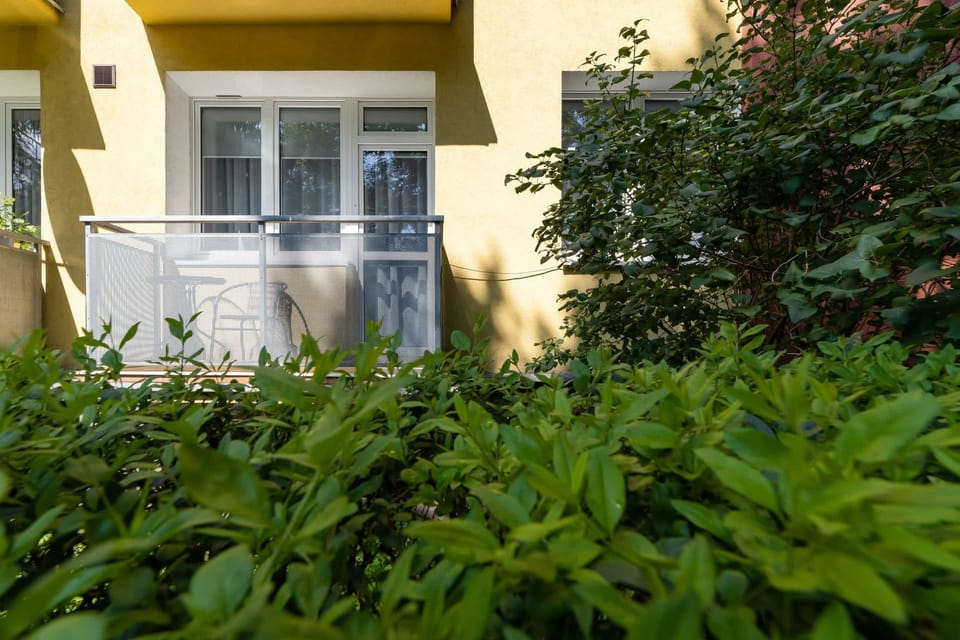 View to the balcony.