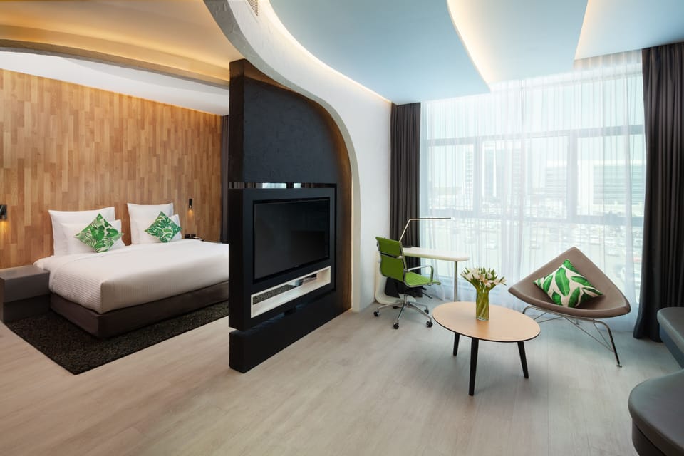 Sky Premium Room | Minibar, in-room safe, individually furnished, desk
