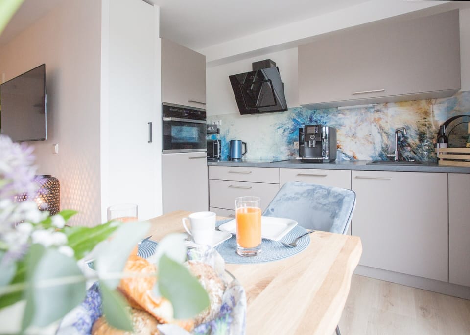 Apartment | Private kitchen | Fridge, microwave, oven, stovetop