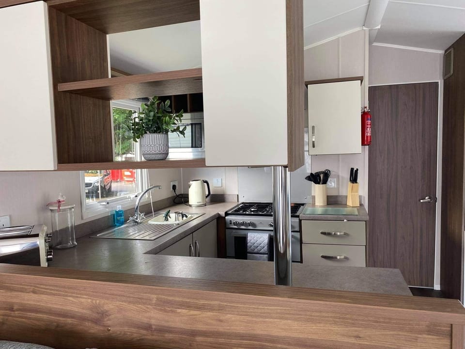 We supply complimentary tea and coffee 