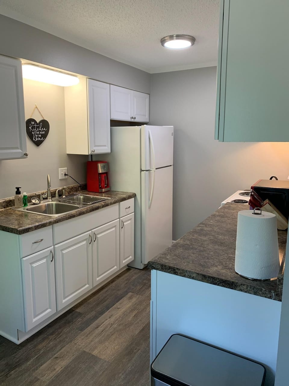 Fully stocked kitchen so you can prepare your favorite meals! 
