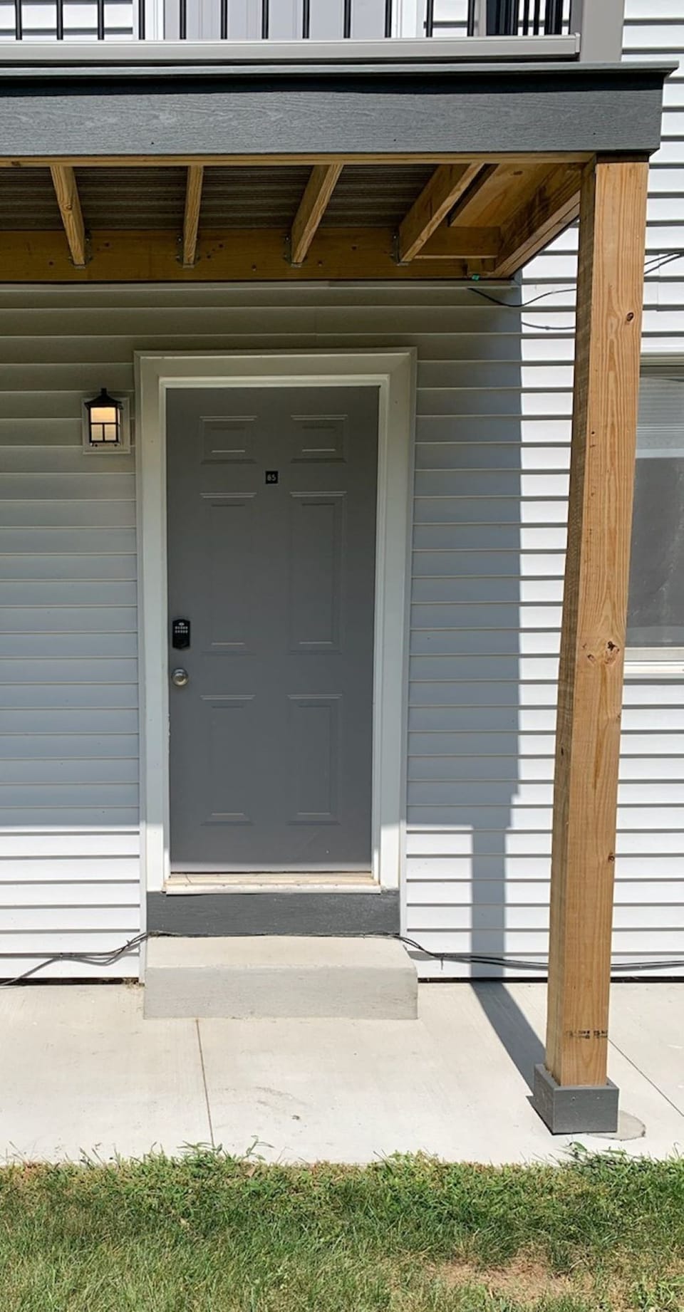 First floor entrance. Please note, there are stairs into the unit. 