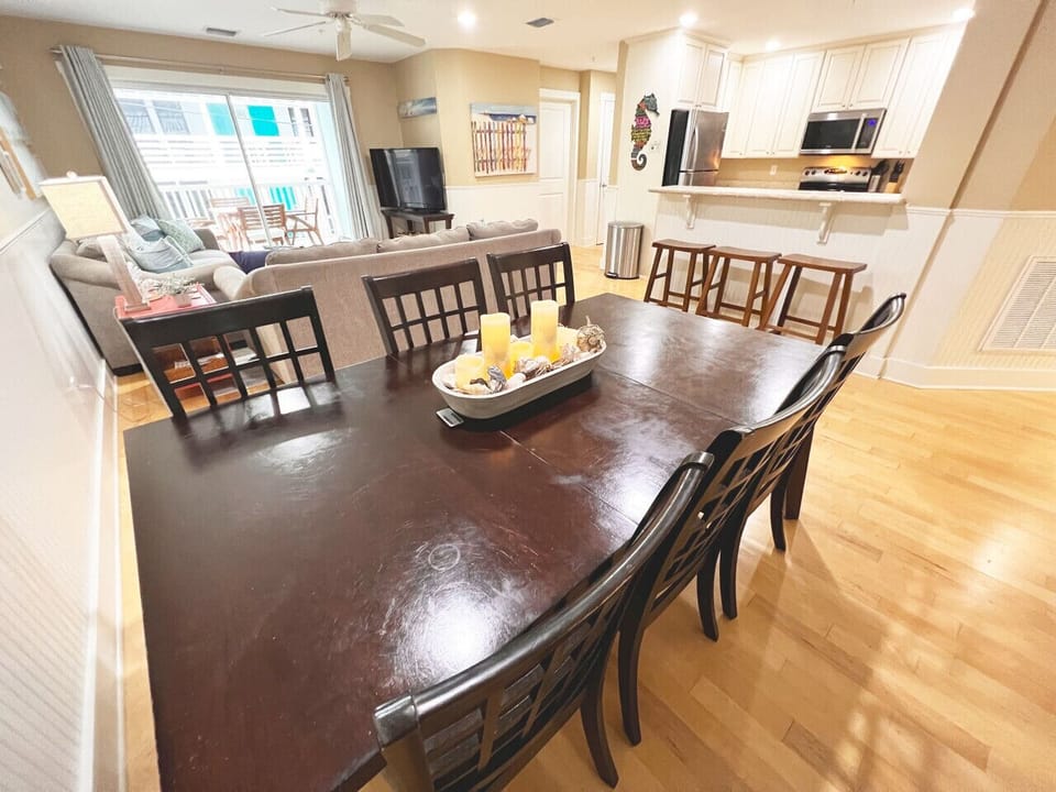 Dining room table