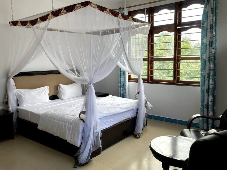 Standard Double Room | Desk, free WiFi, bed sheets