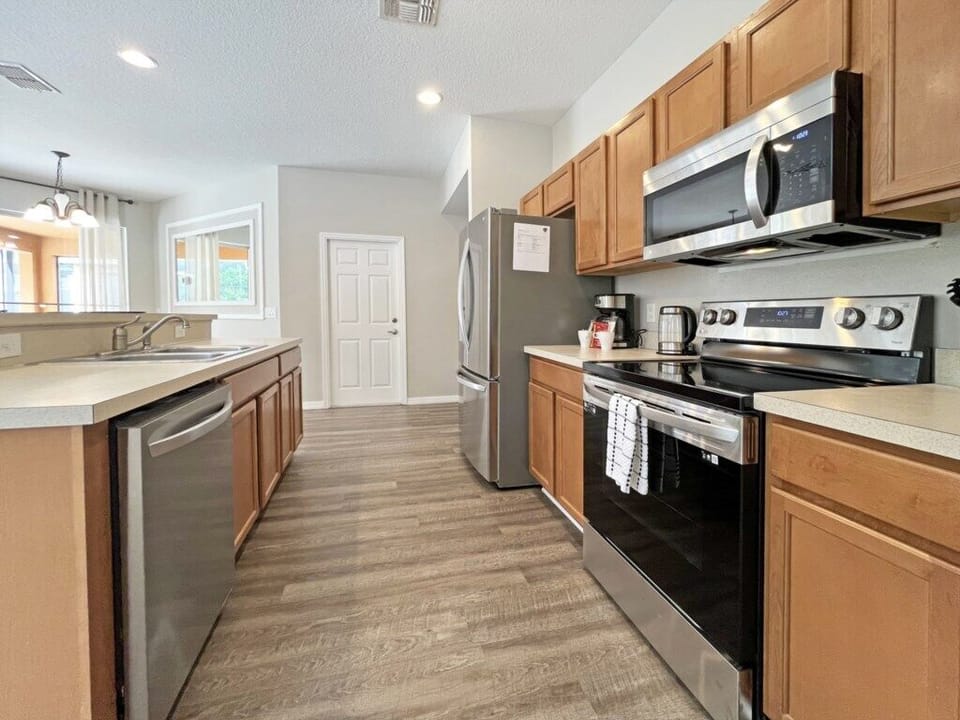 kitchen2.jpg