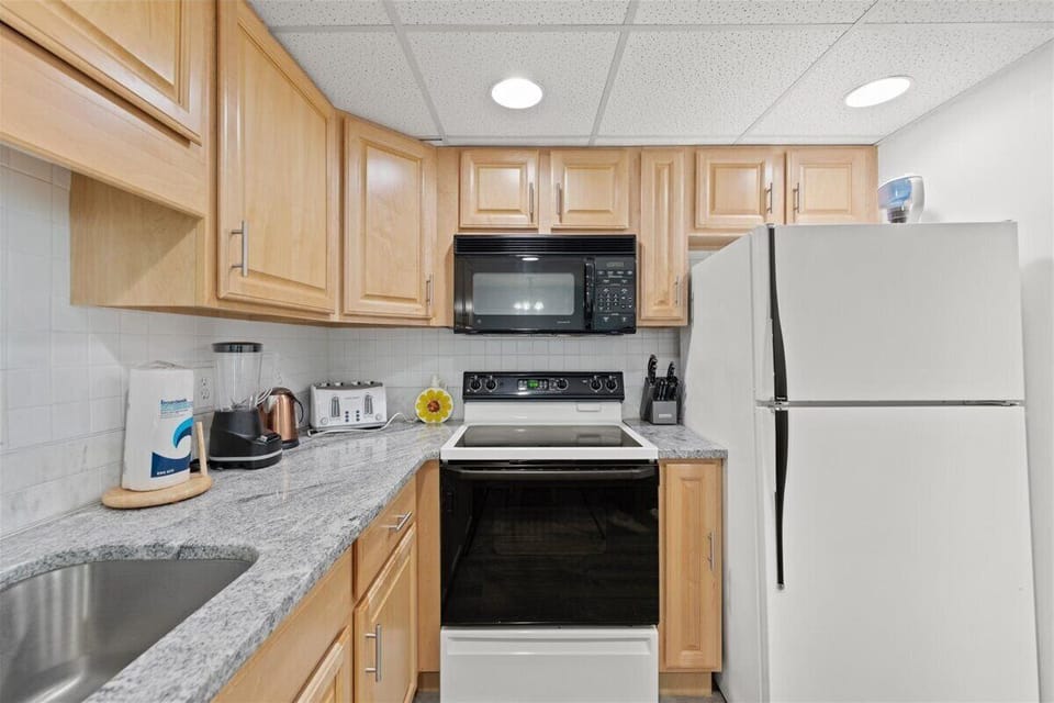 Kitchen (1)