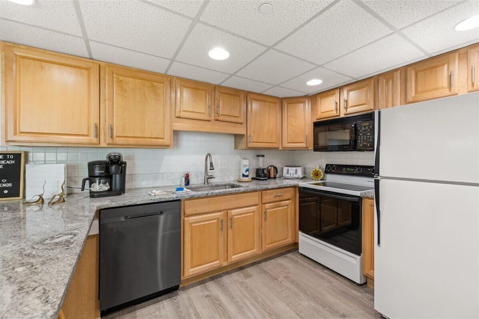Kitchen (2)