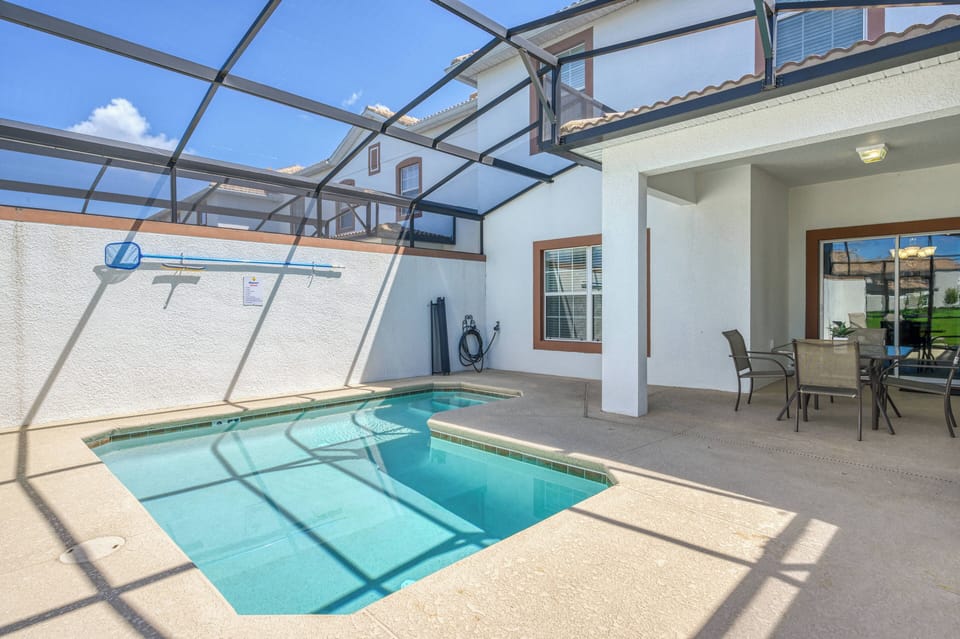 Private pool