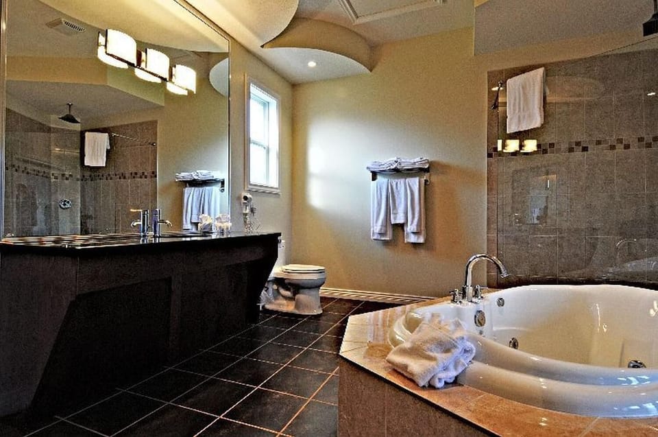 Shiraz Villa Bed and Breakfast in Osoyoos