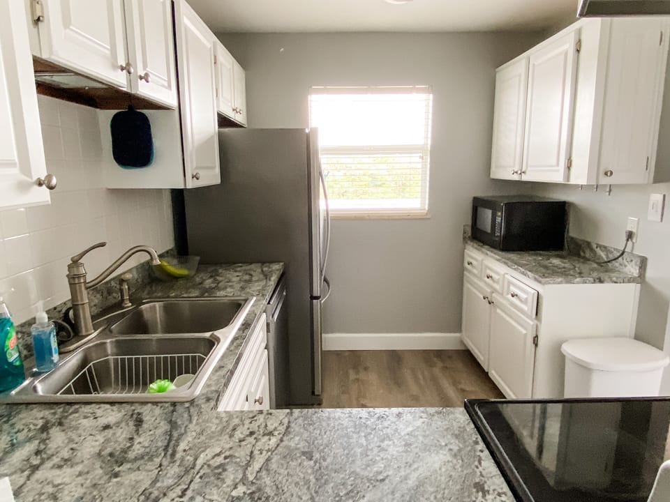 Full size kitchen 