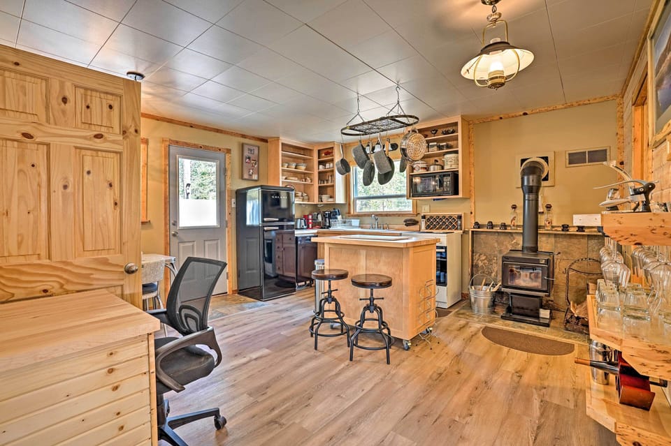 Kitchen | Wood-Burning Stove