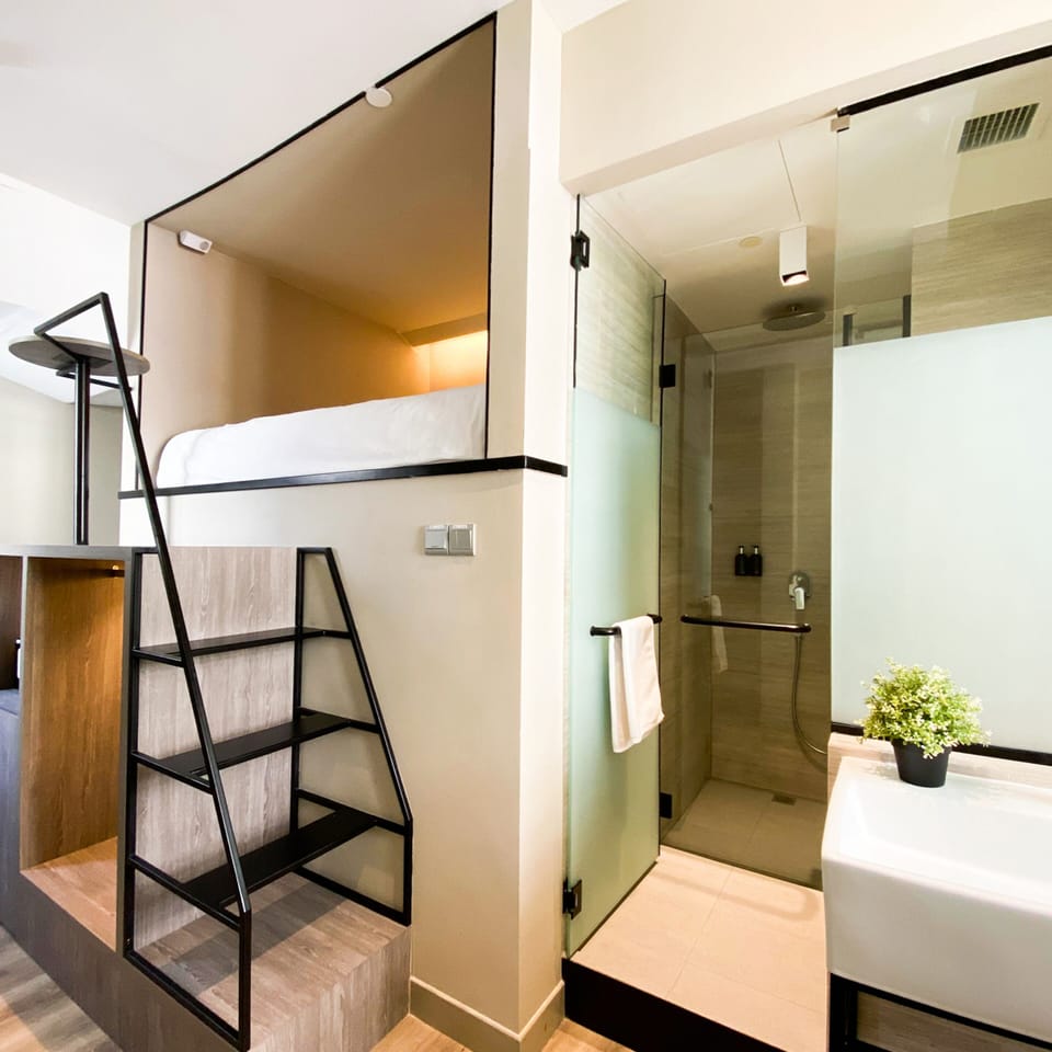 Double, Window, DAYUSE, 7 hours: 9AM-4PM | Desk, WiFi (free), bed sheets