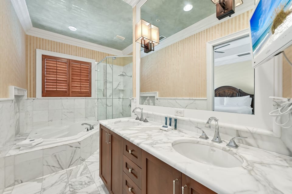 3rd Floor Master Bathroom