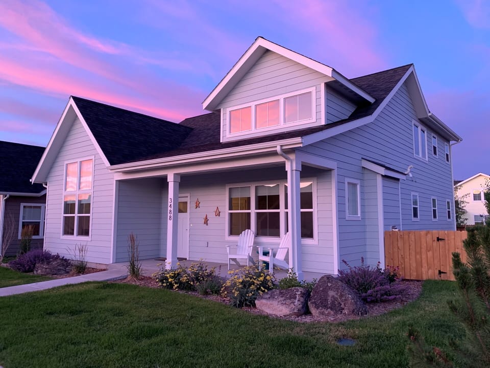 Bozeman Southside Retreat is a cozy home located on Bozeman's south side near MSU.