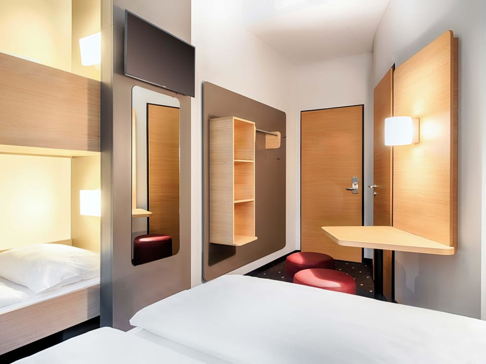 Quadruple Room | Hypo-allergenic bedding, desk, blackout drapes, soundproofing