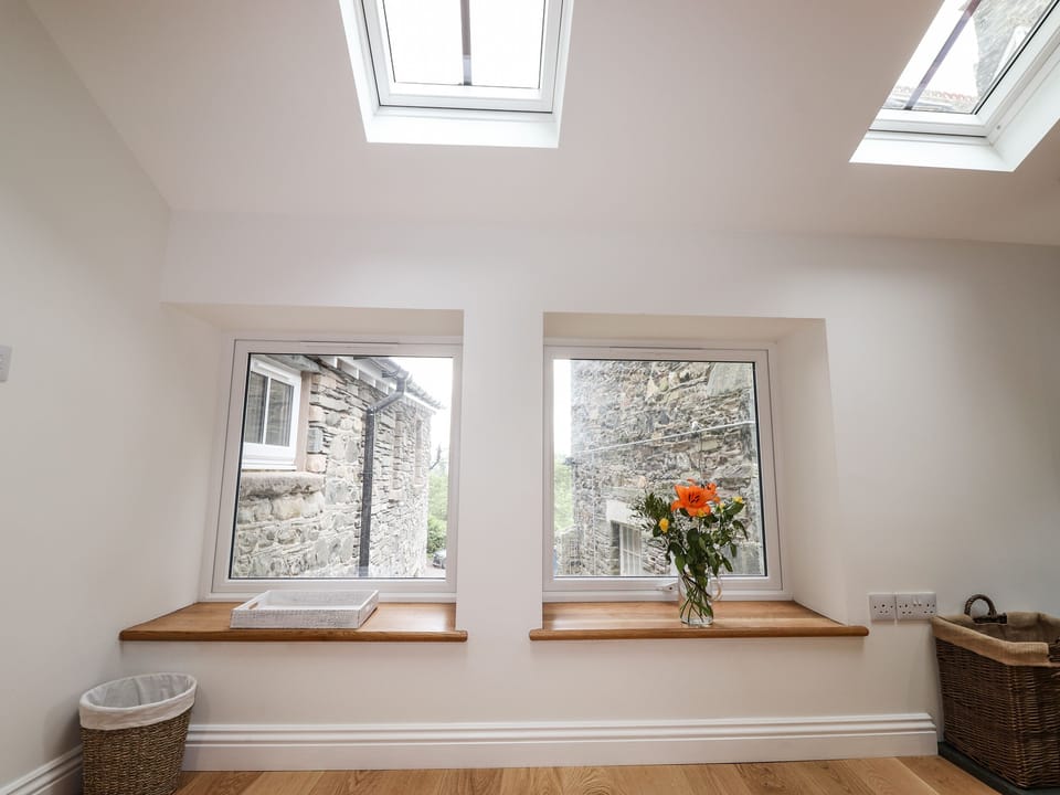 Cottage | 2 bedrooms, individually decorated, individually furnished, free WiFi