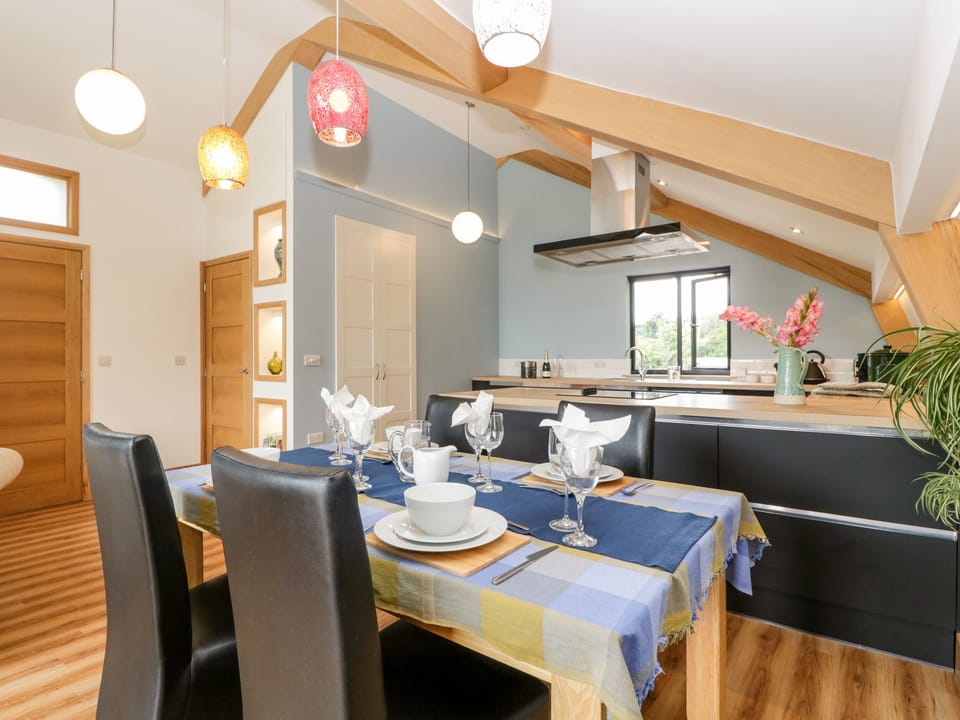 Cottage | Private kitchen | Fridge, microwave, dishwasher, electric kettle