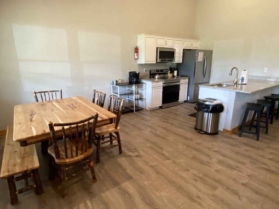 Spacious & stocked kitchen, with new appliances, for your use when eating in!