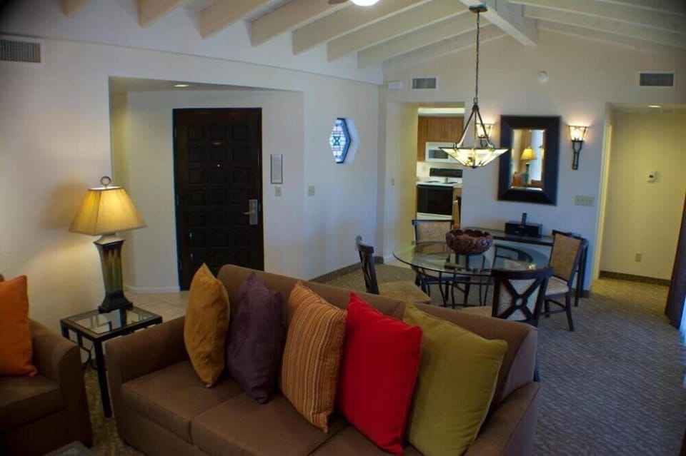 Living room/ Dining Area