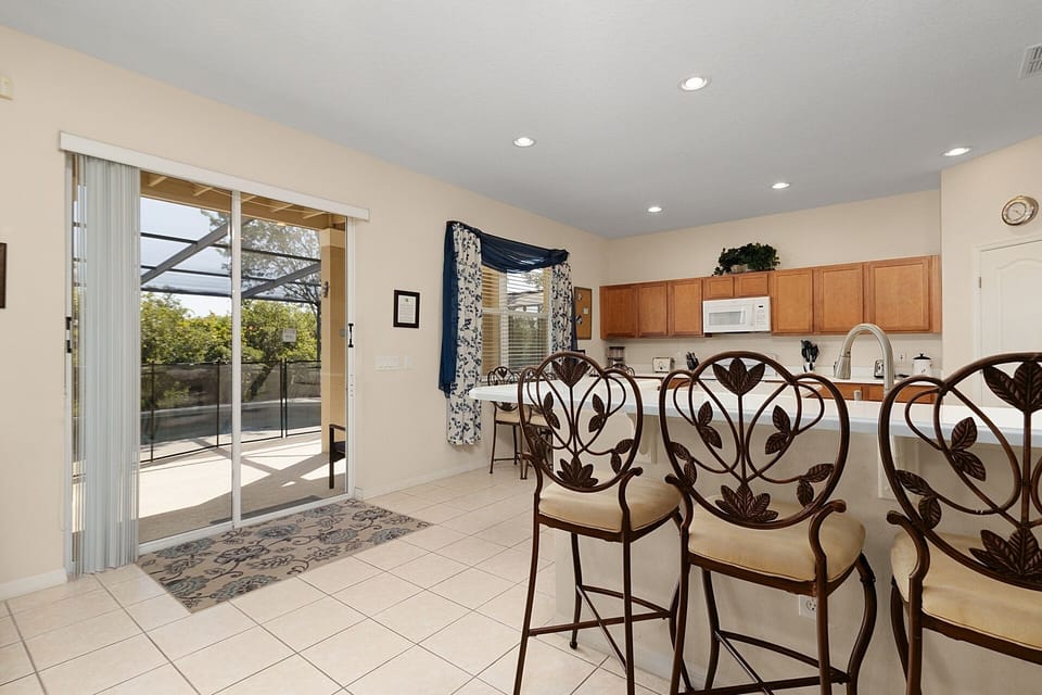 Breakfast bar with more seating - Valhalla Shire