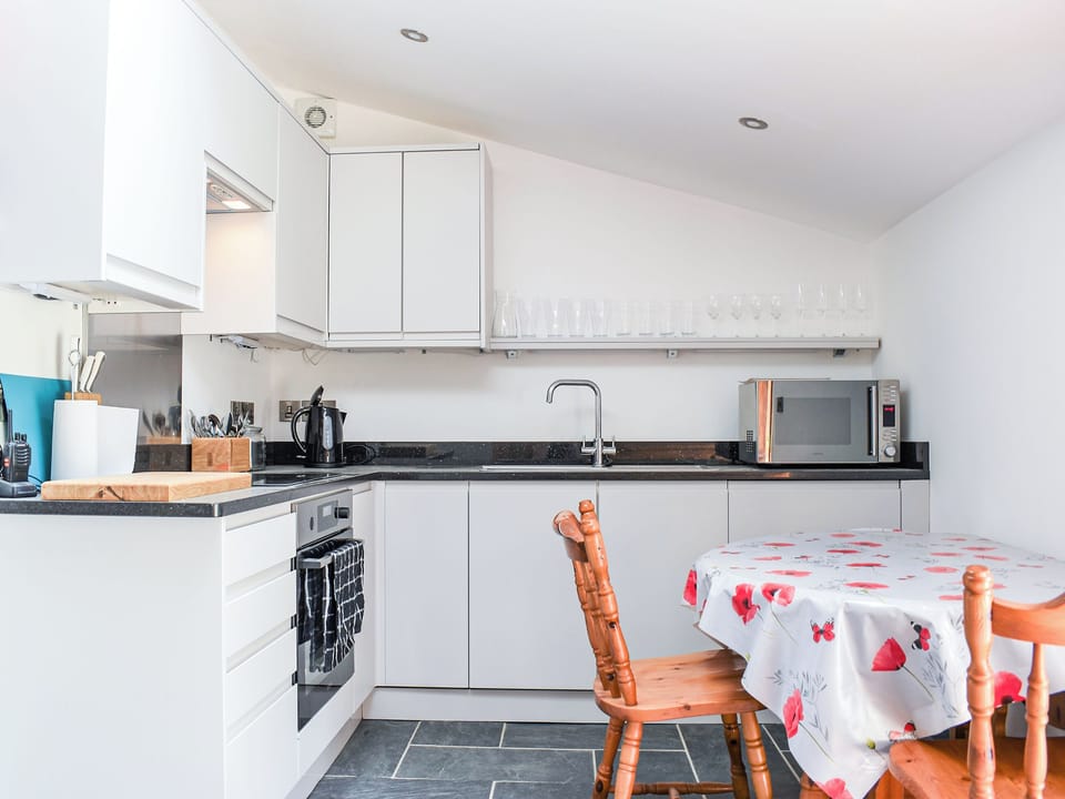 Kitchen/diner | Slade Cottage - Slade Farm, Brayford