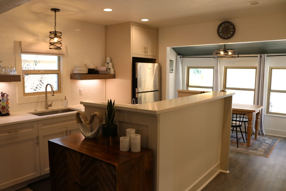 The kitchen has everything you need to prepare a variety of meals.
