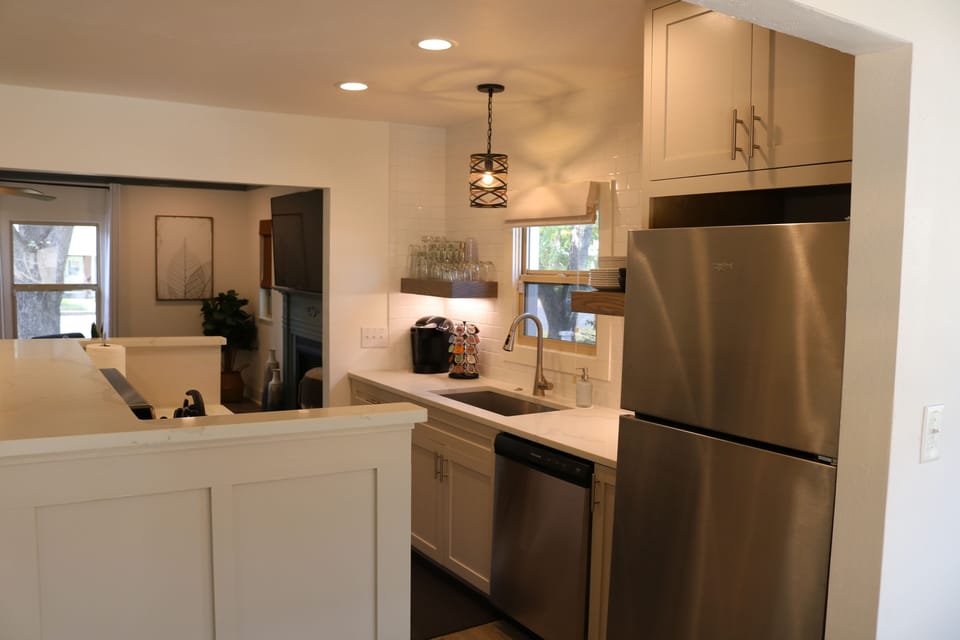 This well-appointed kitchen has upscale large and small appliances too.