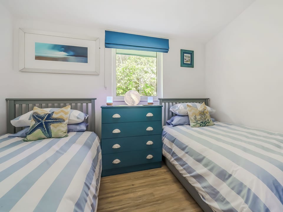 Twin bedroom | Norfolk Broads and Coast, Winterton on Sea